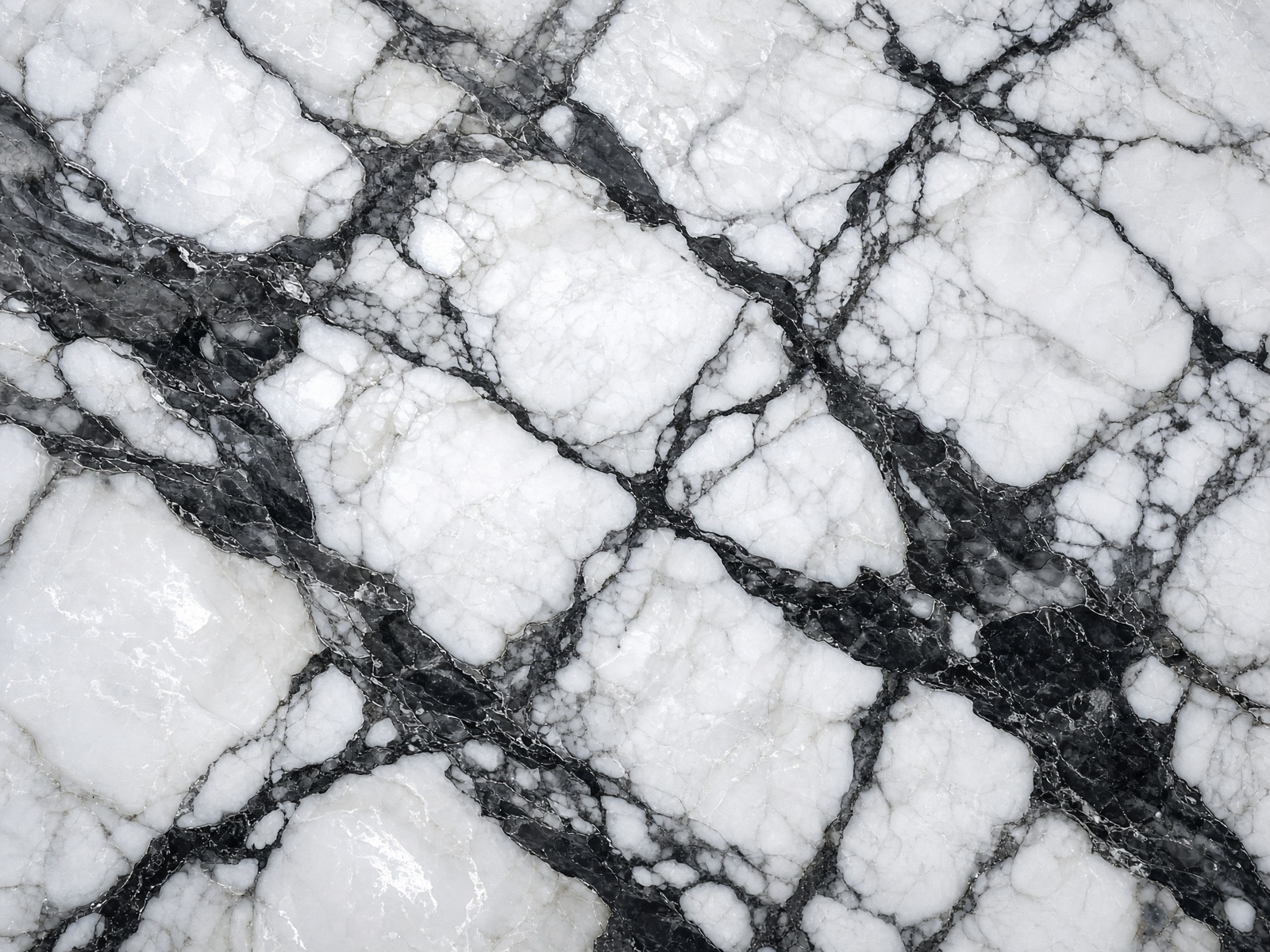 Brittanicca quartz — Bold marble-look veining